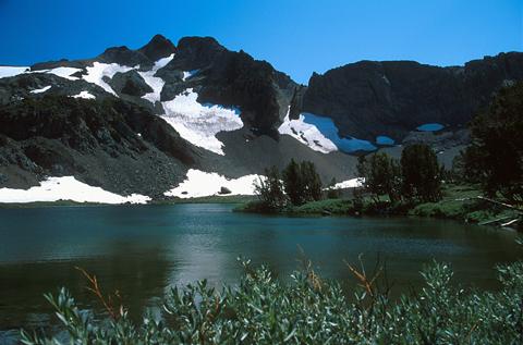 Lake Tahoe Cabins on Lake Tahoe Hiking Trails   The Best South Lake Tahoe Vacation Rentals